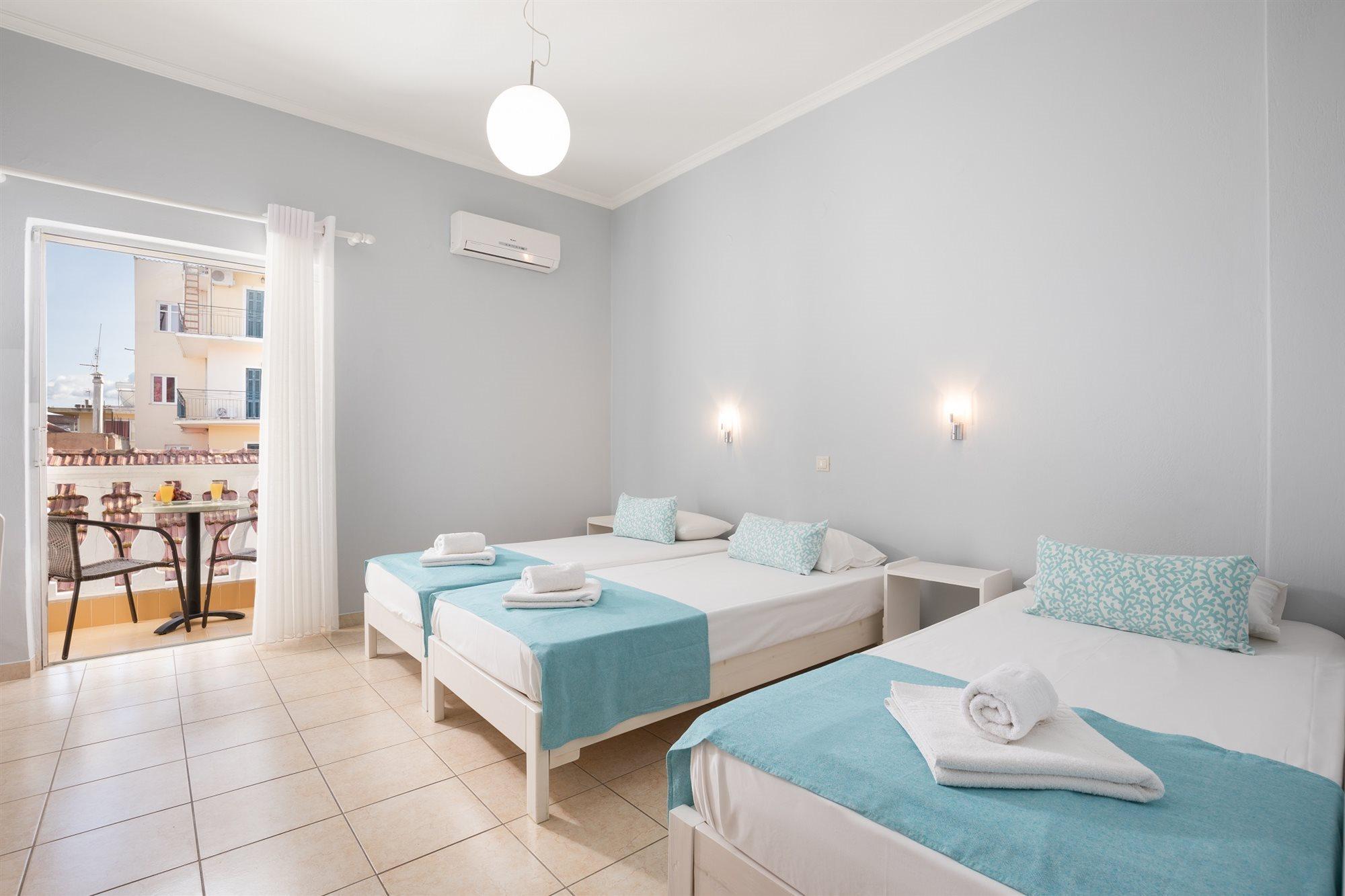 Bella Vista Beach Hotel And Studios بينيتسيس المظهر الخارجي الصورة