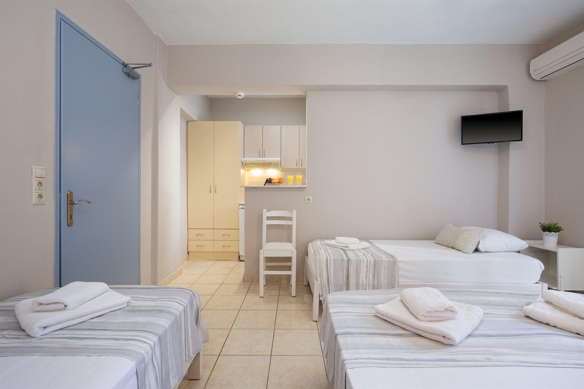 Bella Vista Beach Hotel And Studios بينيتسيس المظهر الخارجي الصورة