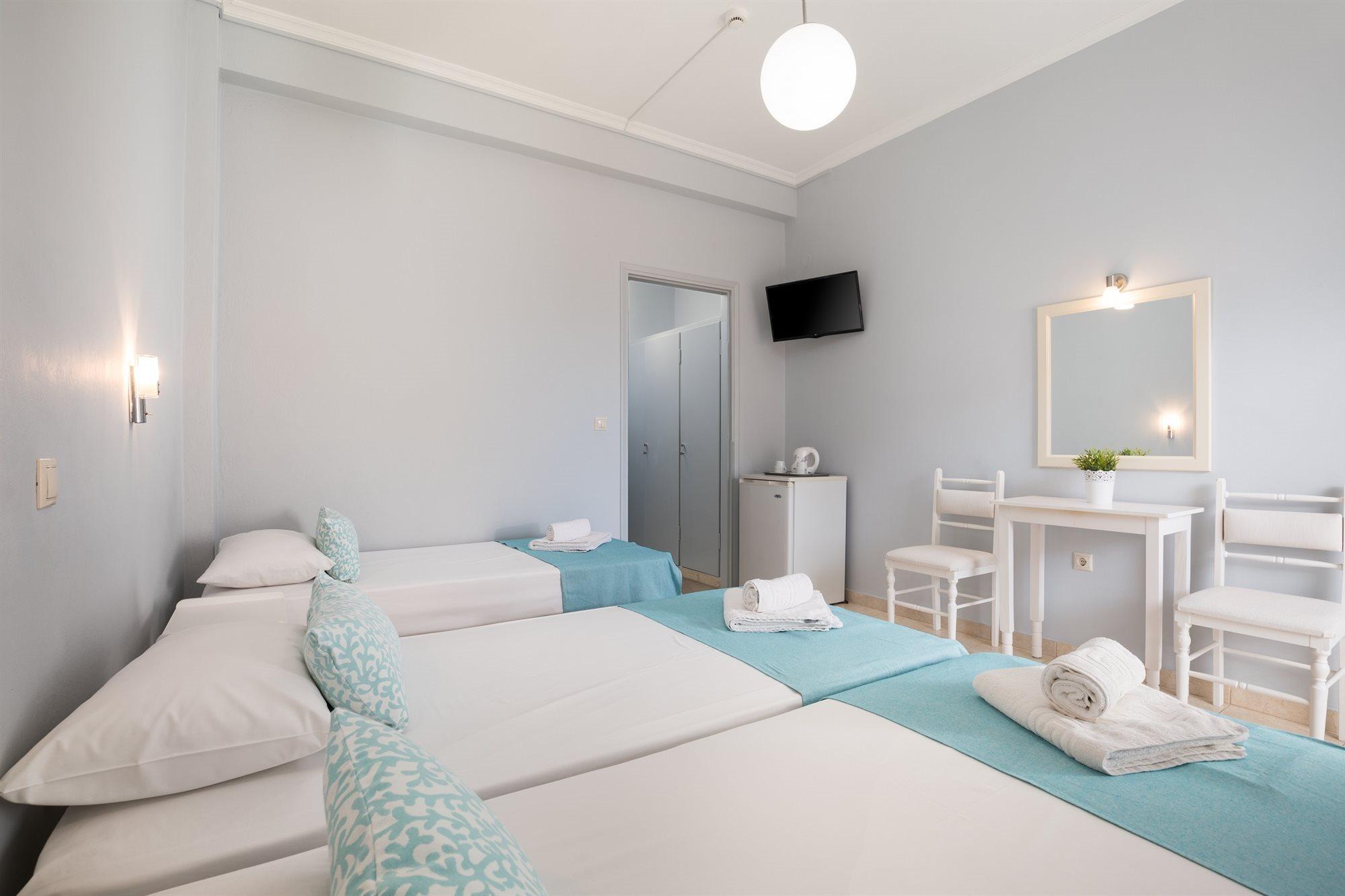 Bella Vista Beach Hotel And Studios بينيتسيس المظهر الخارجي الصورة
